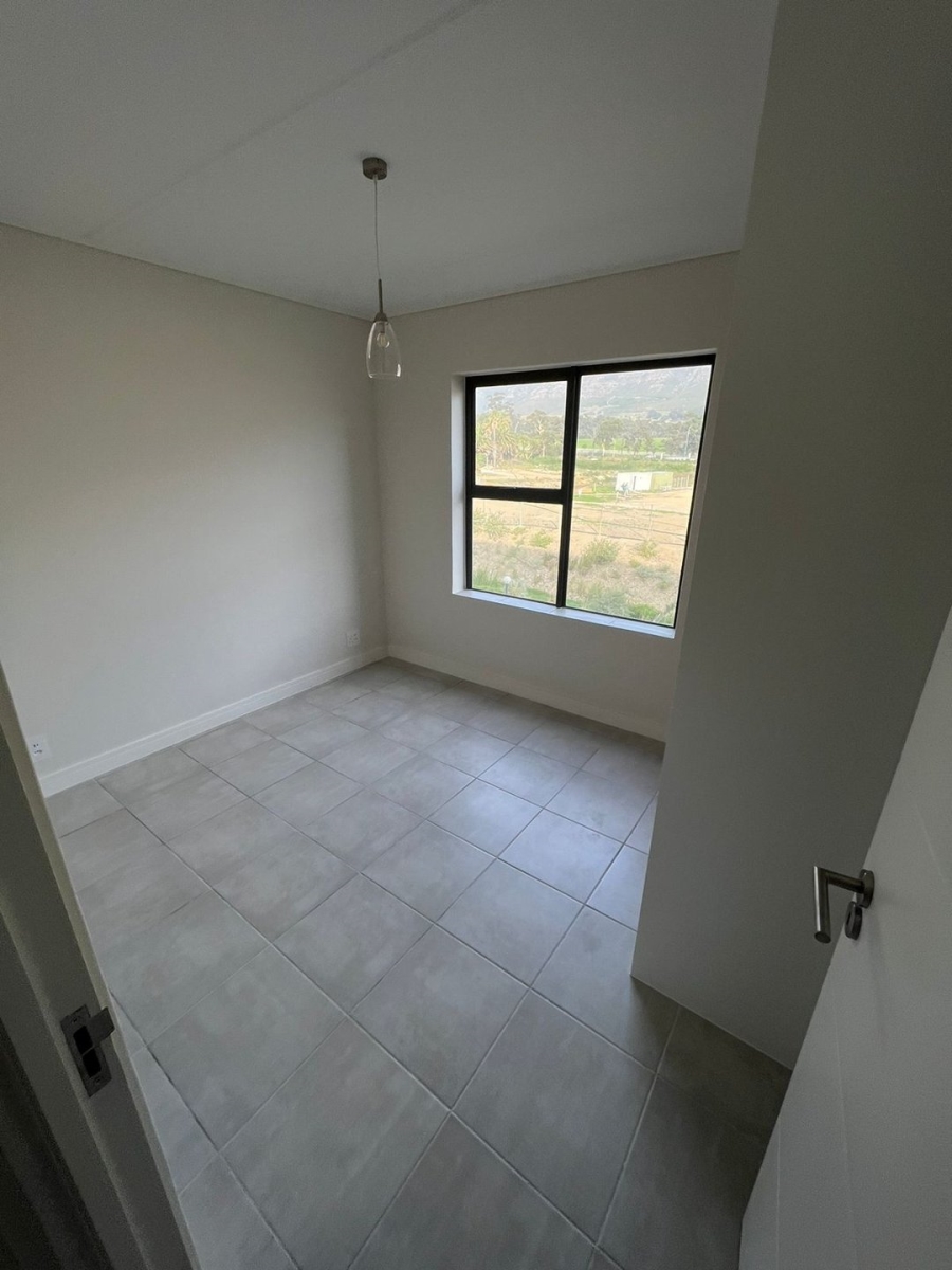 To Let 1 Bedroom Property for Rent in Gordons Bay Central Western Cape